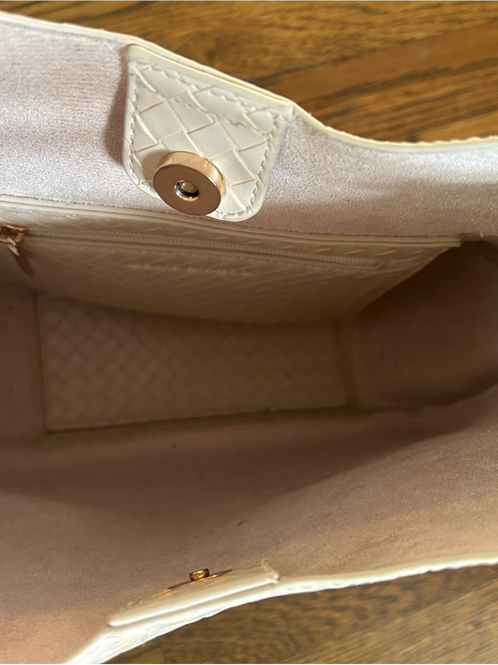 Melie Bianco Cream Woven Shoulder Bag - Picture 2 of 4